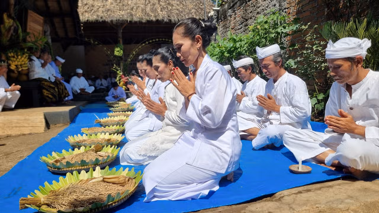 Hunting Budaya di Kampung Adat Pasiran Garut: Menyambut Tahun Baru Saka Sunda 1959