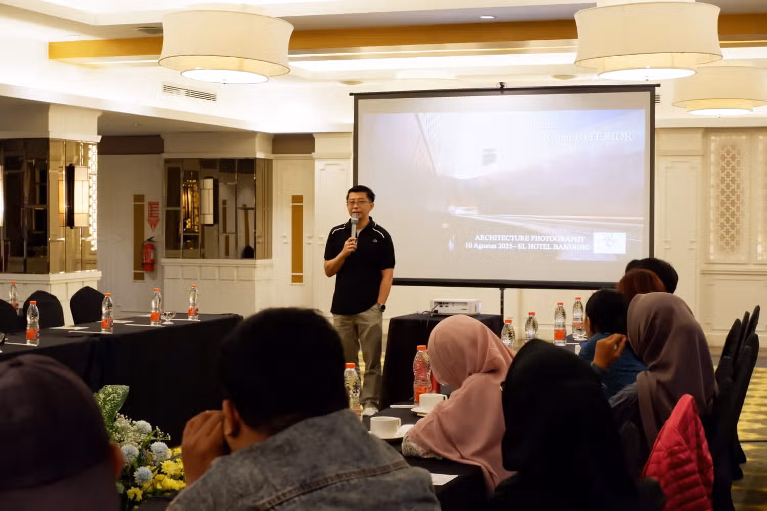 Narsiskus Tedy sebagai pembicara dan mentor