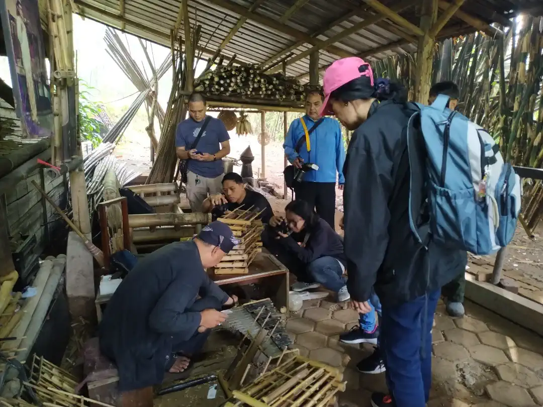 Keseruan di Hunting Human Interest dan Street Photography Komunitas Semut FotoHumanitas Dibalik (1)